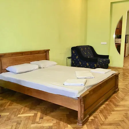 Svobody, Apartments Near The Opera Lviv Exterior photo