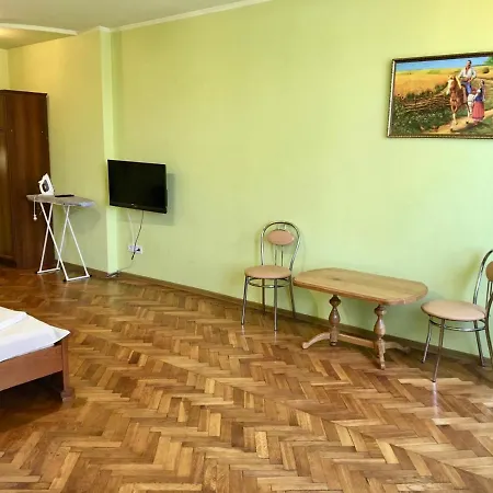 Svobody, Apartments Near The Opera Lviv Exterior photo