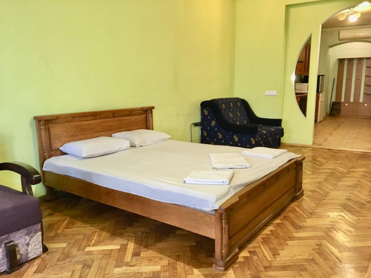 Svobody, Near The Opera Apartment Lviv